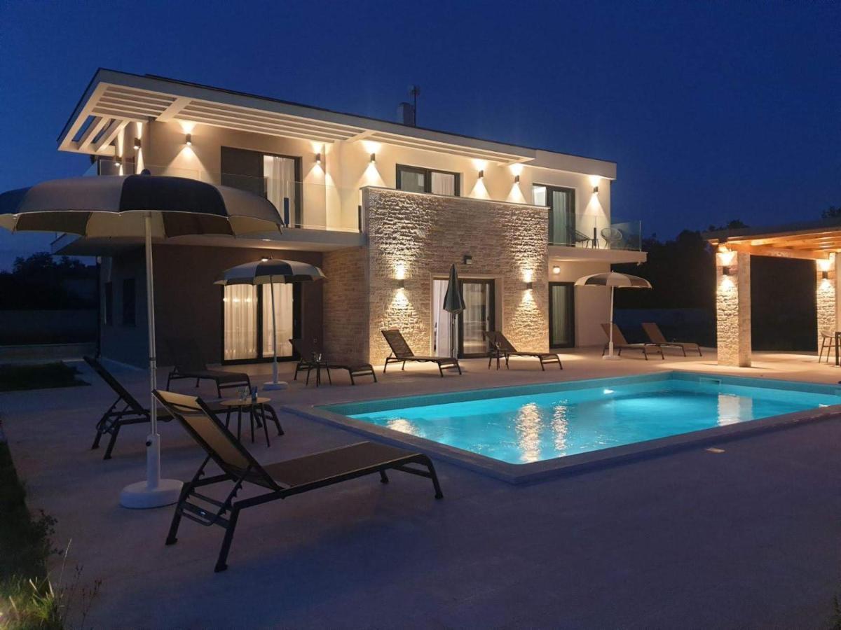Luxury Villa Serena 2022 - With Heated Pool Cukrici Exteriör bild